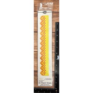 Sizzix Sizzlits Decorative Strip Die Antique Bazaar Ribbon 558393